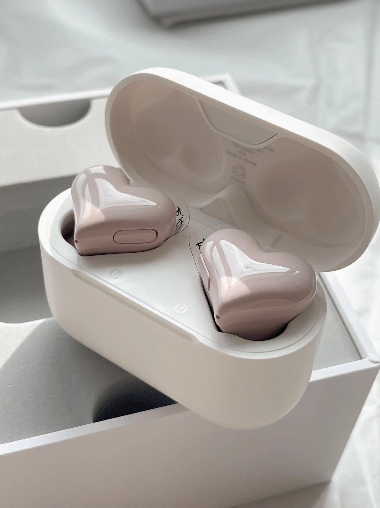 New Original Bluetooth Wireless Headphones Heart Shaped Earphones woman Earphone High Quality Heart Earbuds Girl Gift