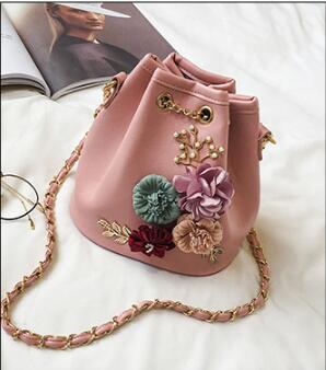 2022 Metal Clip Small Square Bag New Fashion Dinner Flower Shoulder Diagonal Handbag Bags  Shoulder Bags 822