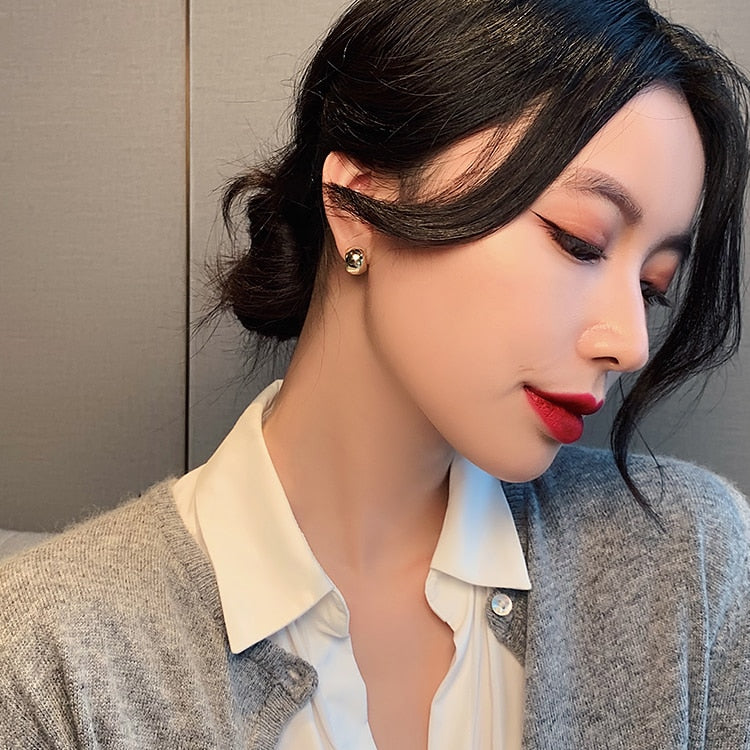 2020 new classic small metal arc women&#39;s Earrings Fashion versatile Korean jewelry elegant Mini daily decoration stud Earrings