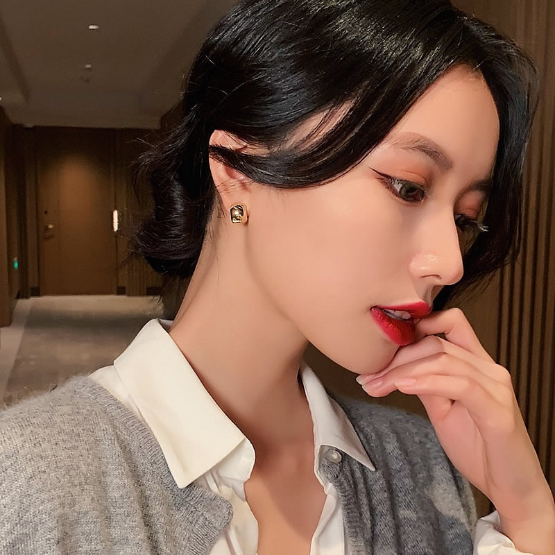 2020 new classic small metal arc women&#39;s Earrings Fashion versatile Korean jewelry elegant Mini daily decoration stud Earrings