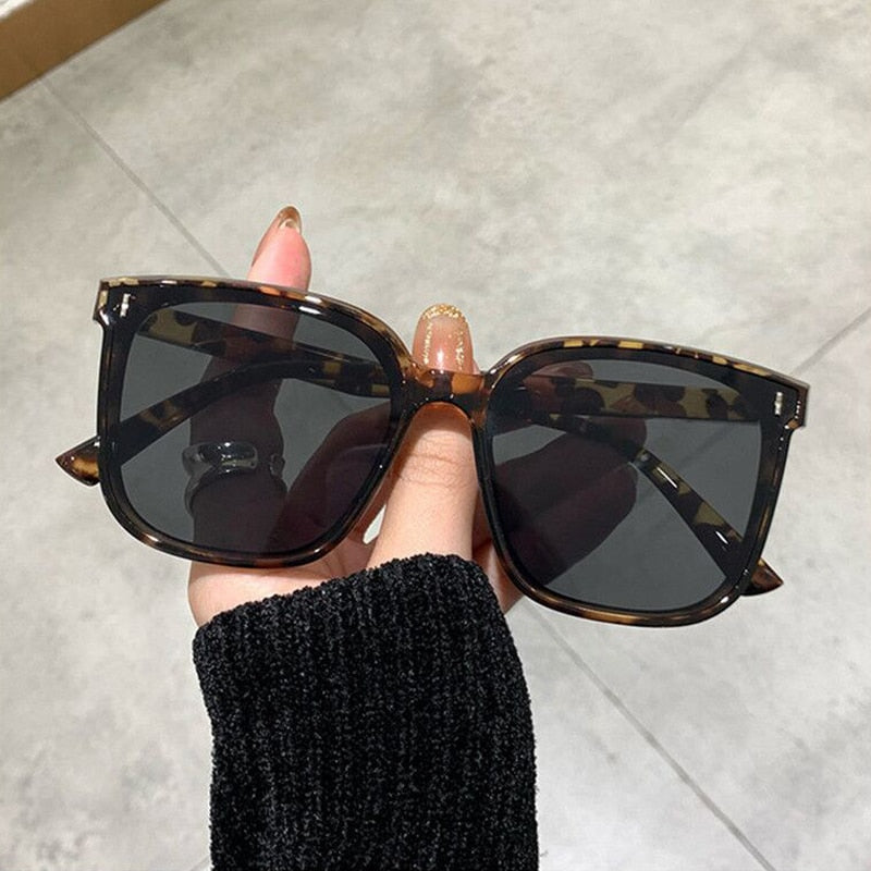 OIMG Vintage Square Sunglasses Women Oversized Sunglass Men Retro Black Sun Glasses Shades Goggle UV400  Oculos De Sol